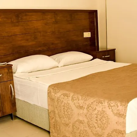 Hotel & 4*