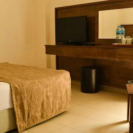 & 4* Gumuldur
