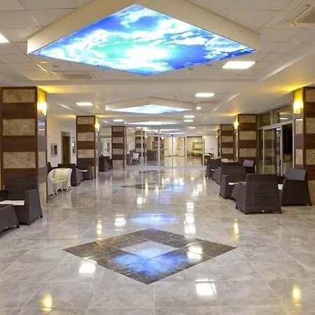 Hotel & 4*