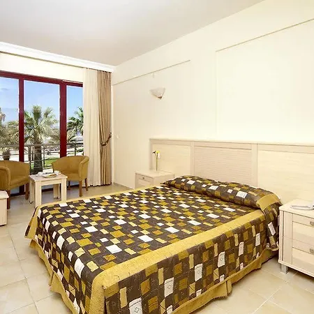 Hotel & 4*
