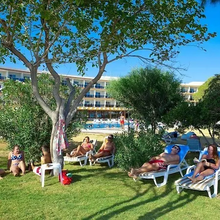 Hotel & 4*