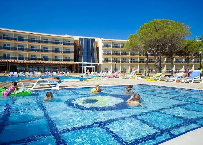 Hotel & 4*