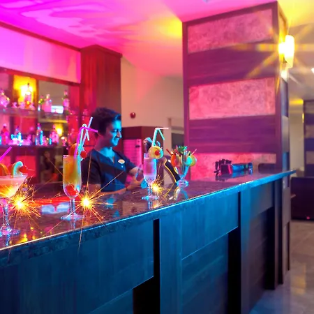 & Ξενοδοχείο