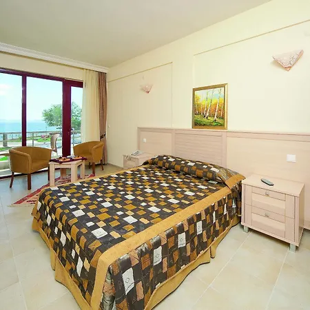 & Ξενοδοχείο 4*