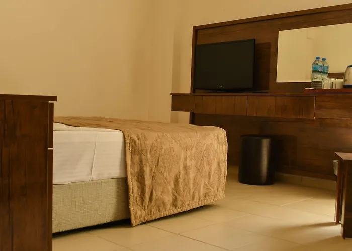 Hotel &